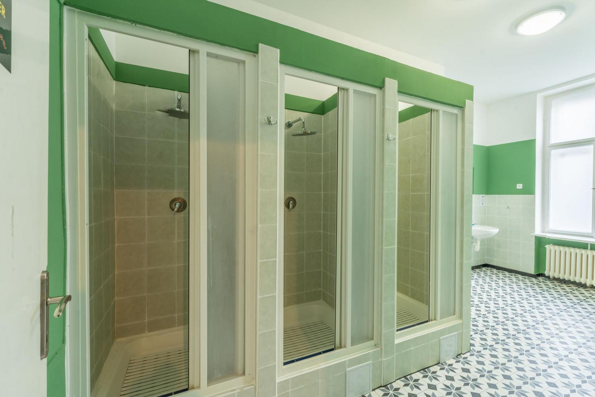 Best Spot Hostel Прага Экстерьер фото